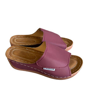 Women's Wedge Slip On Wine Colored Open Toe Shoe Size 37 aka 7 #260767